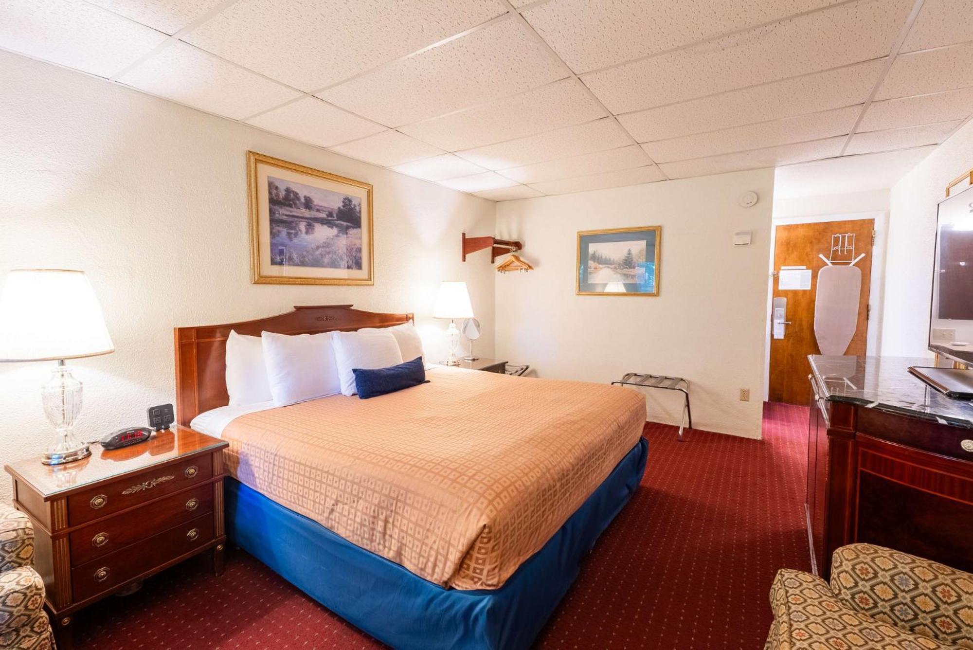 Fireside Inn And Suites Bangor Exterior photo