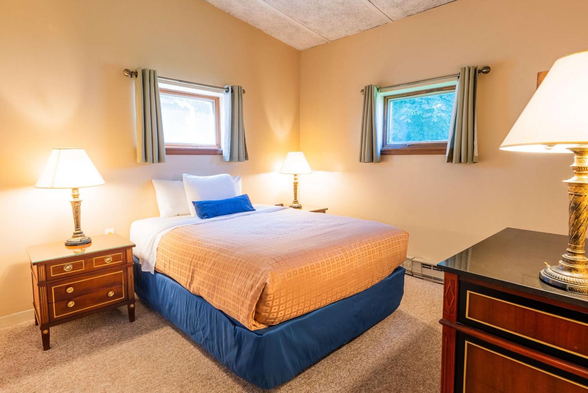 Fireside Inn And Suites Bangor Exterior photo