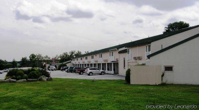 Fireside Inn And Suites Bangor Exterior photo